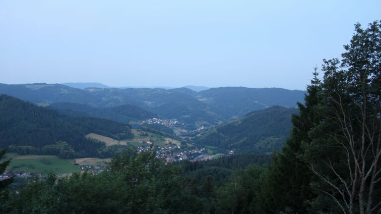 Dieses Bild zeigt eine Webcam-Aufnahme vom Achertal, aufgenommen am Montag, den 22.06.2026 um 05:00 Uhr. Die Temperatur betrug 25.1°C.