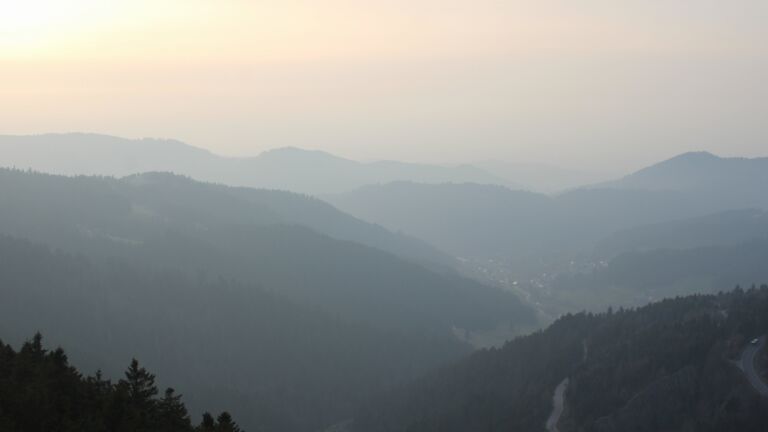 Dieses Bild zeigt eine Webcam-Aufnahme vom Achertal, aufgenommen am Sonntag, den 08.03.2026 um 17:40 Uhr. Die Temperatur betrug 11.5°C.