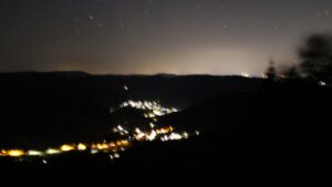 Dieses Bild zeigt eine Webcam-Aufnahme vom Achertal, aufgenommen am Mittwoch, den 12.08.2026 um 01:00 Uhr. Die Temperatur betrug 21.1°C.