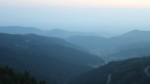 Dieses Bild zeigt eine Webcam-Aufnahme vom Achertal, aufgenommen am Samstag, den 14.06.2025 um 21:50 Uhr. Die Temperatur betrug 22.6°C.