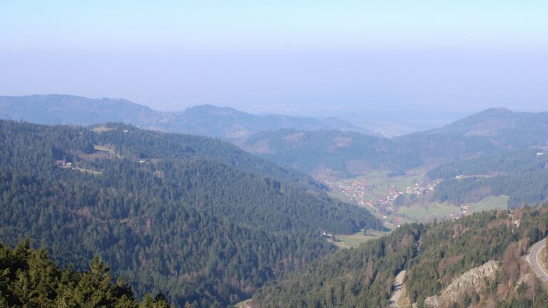 Dieses Bild zeigt eine Webcam-Aufnahme vom Achertal, aufgenommen am Donnerstag, den 19.03.2026 um 09:40 Uhr. Die Temperatur betrug 4.9°C.