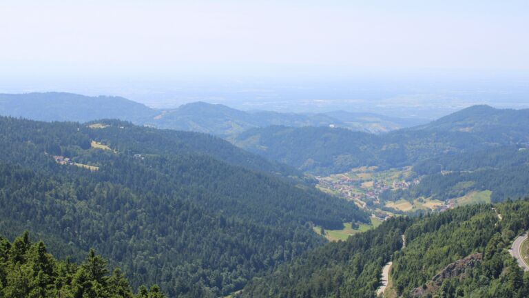Dieses Bild zeigt eine Webcam-Aufnahme vom Achertal, aufgenommen am Freitag, den 20.06.2025 um 14:40 Uhr. Die Temperatur betrug 22.3°C.