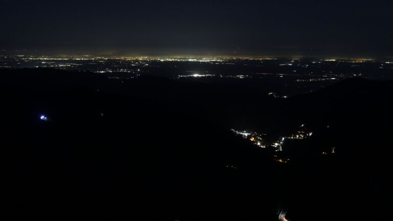 Dieses Bild zeigt eine Webcam-Aufnahme vom Achertal, aufgenommen am Donnerstag, den 18.12.2025 um 07:00 Uhr. Die Temperatur betrug 5.1°C.