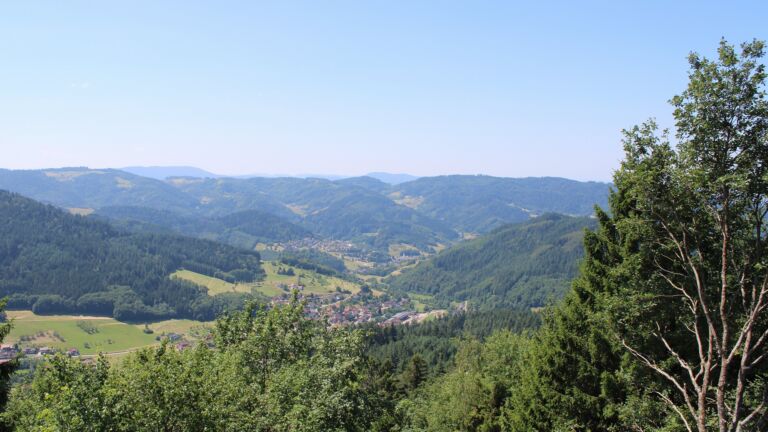 Dieses Bild zeigt eine Webcam-Aufnahme vom Achertal, aufgenommen am Donnerstag, den 09.07.2026 um 12:40 Uhr. Die Temperatur betrug 23.5°C.