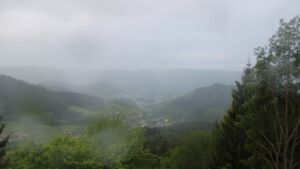 Dieses Bild zeigt eine Webcam-Aufnahme vom Achertal, aufgenommen am Montag, den 18.05.2026 um 06:50 Uhr. Die Temperatur betrug 7.1°C.