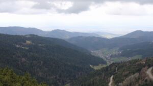 Dieses Bild zeigt eine Webcam-Aufnahme vom Achertal, aufgenommen am Dienstag, den 17.03.2026 um 13:20 Uhr. Die Temperatur betrug 6.2°C.