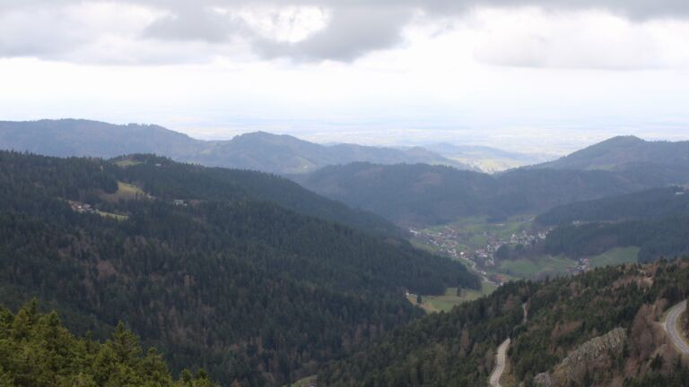 Dieses Bild zeigt eine Webcam-Aufnahme vom Achertal, aufgenommen am Dienstag, den 17.03.2026 um 13:20 Uhr. Die Temperatur betrug 6.2°C.