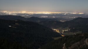 Dieses Bild zeigt eine Webcam-Aufnahme vom Achertal, aufgenommen am Donnerstag, den 05.03.2026 um 00:30 Uhr. Die Temperatur betrug 3.9°C.