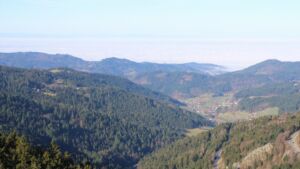 Dieses Bild zeigt eine Webcam-Aufnahme vom Achertal, aufgenommen am Donnerstag, den 26.02.2026 um 10:00 Uhr. Die Temperatur betrug 10.3°C.