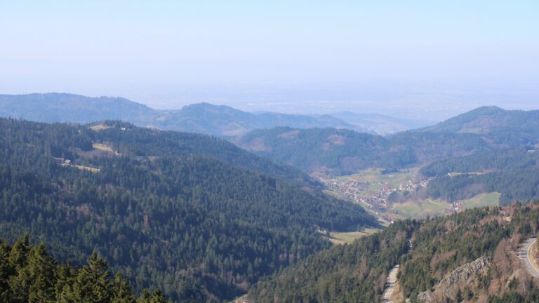 Dieses Bild zeigt eine Webcam-Aufnahme vom Achertal, aufgenommen am Mittwoch, den 04.03.2026 um 12:10 Uhr. Die Temperatur betrug 9.7°C.