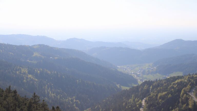 Dieses Bild zeigt eine Webcam-Aufnahme vom Achertal, aufgenommen am Mittwoch, den 22.04.2026 um 18:10 Uhr. Die Temperatur betrug 9.5°C.