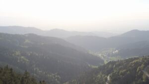 Dieses Bild zeigt eine Webcam-Aufnahme vom Achertal, aufgenommen am Montag, den 20.04.2026 um 19:00 Uhr. Die Temperatur betrug 7°C.