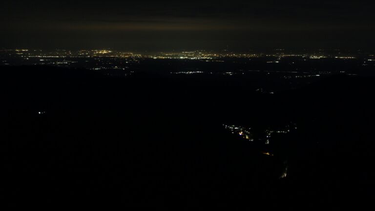 Dieses Bild zeigt eine Webcam-Aufnahme vom Achertal, aufgenommen am Donnerstag, den 16.04.2026 um 05:20 Uhr. Die Temperatur betrug 6.7°C.