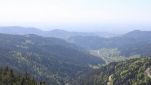 Dieses Bild zeigt eine Webcam-Aufnahme vom Achertal, aufgenommen am Mittwoch, den 29.04.2026 um 16:50 Uhr. Die Temperatur betrug 13.7°C.