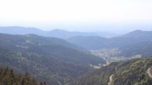 Dieses Bild zeigt eine Webcam-Aufnahme vom Achertal, aufgenommen am Montag, den 19.05.2025 um 17:40 Uhr. Die Temperatur betrug 17°C.