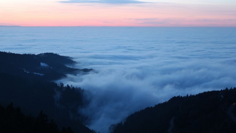 Dieses Bild zeigt eine Webcam-Aufnahme vom Achertal, aufgenommen am Sonntag, den 18.01.2026 um 17:40 Uhr. Die Temperatur betrug 2.6°C.