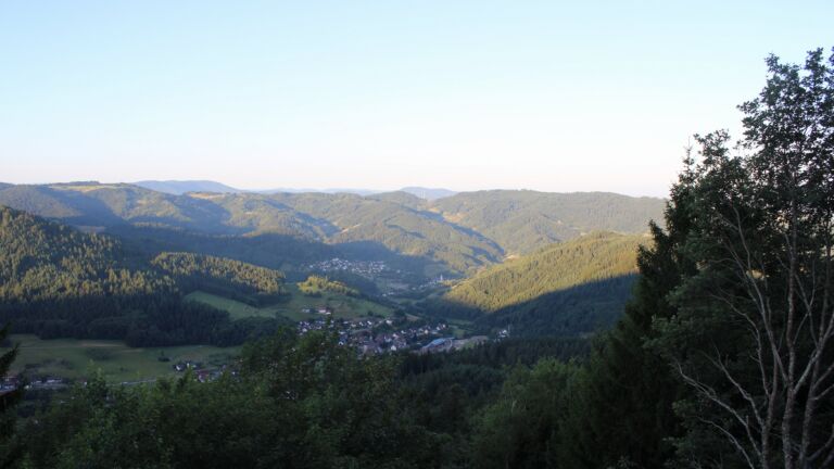 Dieses Bild zeigt eine Webcam-Aufnahme vom Achertal, aufgenommen am Mittwoch, den 22.07.2026 um 06:50 Uhr. Die Temperatur betrug 14.8°C.