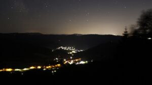 Dieses Bild zeigt eine Webcam-Aufnahme vom Achertal, aufgenommen am Donnerstag, den 25.06.2026 um 02:40 Uhr. Die Temperatur betrug 26°C.