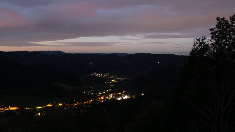 Dieses Bild zeigt eine Webcam-Aufnahme vom Achertal, aufgenommen am Dienstag, den 13.10.2026 um 07:00 Uhr. Die Temperatur betrug 11°C.