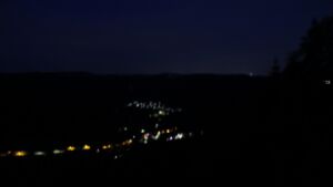 Dieses Bild zeigt eine Webcam-Aufnahme vom Achertal, aufgenommen am Montag, den 08.06.2026 um 03:50 Uhr. Die Temperatur betrug 15.6°C.