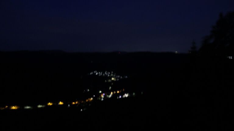 Dieses Bild zeigt eine Webcam-Aufnahme vom Achertal, aufgenommen am Montag, den 08.06.2026 um 03:50 Uhr. Die Temperatur betrug 15.6°C.