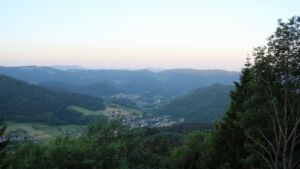 Dieses Bild zeigt eine Webcam-Aufnahme vom Achertal, aufgenommen am Mittwoch, den 27.05.2026 um 06:00 Uhr. Die Temperatur betrug 21.5°C.