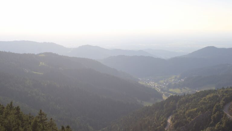 Dieses Bild zeigt eine Webcam-Aufnahme vom Achertal, aufgenommen am Sonntag, den 07.09.2025 um 18:40 Uhr. Die Temperatur betrug 20°C.