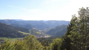 Dieses Bild zeigt eine Webcam-Aufnahme vom Achertal, aufgenommen am Samstag, den 26.09.2026 um 16:30 Uhr. Die Temperatur betrug 28°C.