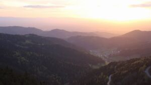 Dieses Bild zeigt eine Webcam-Aufnahme vom Achertal, aufgenommen am Sonntag, den 19.04.2026 um 20:10 Uhr. Die Temperatur betrug 6.1°C.