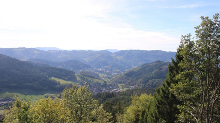 Dieses Bild zeigt eine Webcam-Aufnahme vom Achertal, aufgenommen am Donnerstag, den 15.10.2026 um 14:10 Uhr. Die Temperatur betrug 19.6°C.