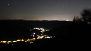 Dieses Bild zeigt eine Webcam-Aufnahme vom Achertal, aufgenommen am Donnerstag, den 13.08.2026 um 04:10 Uhr. Die Temperatur betrug 22.9°C.