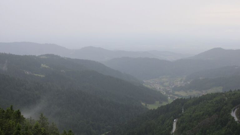 Dieses Bild zeigt eine Webcam-Aufnahme vom Achertal, aufgenommen am Mittwoch, den 04.06.2025 um 11:10 Uhr. Die Temperatur betrug 11.9°C.