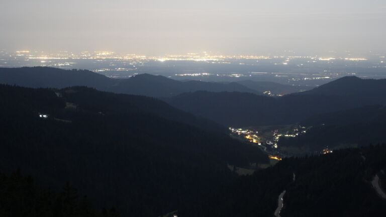 Dieses Bild zeigt eine Webcam-Aufnahme vom Achertal, aufgenommen am Samstag, den 28.02.2026 um 03:30 Uhr. Die Temperatur betrug 9°C.