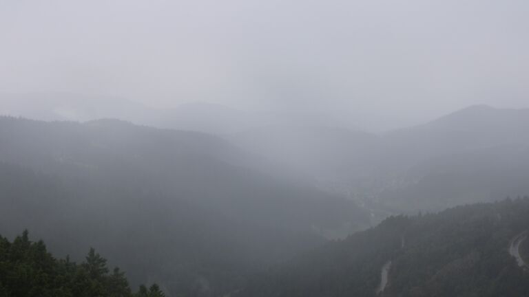 Dieses Bild zeigt eine Webcam-Aufnahme vom Achertal, aufgenommen am Montag, den 04.08.2025 um 10:10 Uhr. Die Temperatur betrug 10.5°C.
