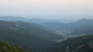 Dieses Bild zeigt eine Webcam-Aufnahme vom Achertal, aufgenommen am Samstag, den 14.06.2025 um 05:50 Uhr. Die Temperatur betrug 23.1°C.