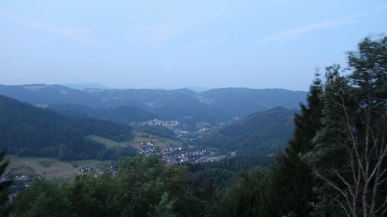 Dieses Bild zeigt eine Webcam-Aufnahme vom Achertal, aufgenommen am Sonntag, den 02.08.2026 um 05:40 Uhr. Die Temperatur betrug 18.1°C.