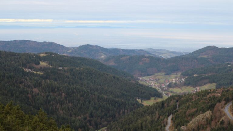 Dieses Bild zeigt eine Webcam-Aufnahme vom Achertal, aufgenommen am Mittwoch, den 03.12.2025 um 08:40 Uhr. Die Temperatur betrug 5.2°C.