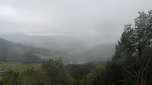 Dieses Bild zeigt eine Webcam-Aufnahme vom Achertal, aufgenommen am Donnerstag, den 08.10.2026 um 08:20 Uhr. Die Temperatur betrug 12.9°C.
