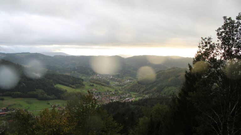 Dieses Bild zeigt eine Webcam-Aufnahme vom Achertal, aufgenommen am Sonntag, den 25.10.2026 um 16:00 Uhr. Die Temperatur betrug 7.1°C.