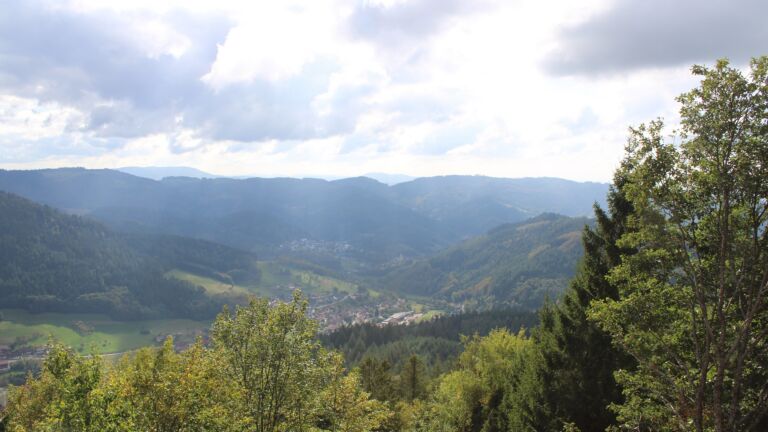 Dieses Bild zeigt eine Webcam-Aufnahme vom Achertal, aufgenommen am Freitag, den 02.10.2026 um 15:20 Uhr. Die Temperatur betrug 20.1°C.