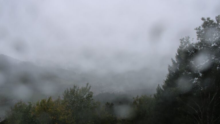 Dieses Bild zeigt eine Webcam-Aufnahme vom Achertal, aufgenommen am Samstag, den 17.10.2026 um 13:40 Uhr. Die Temperatur betrug 8.5°C.
