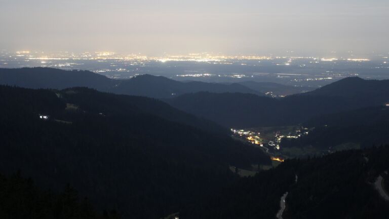 Dieses Bild zeigt eine Webcam-Aufnahme vom Achertal, aufgenommen am Samstag, den 28.02.2026 um 03:00 Uhr. Die Temperatur betrug 10.1°C.