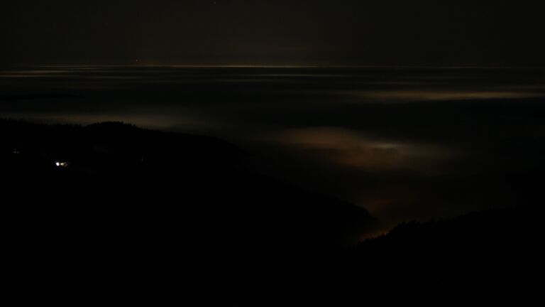 Dieses Bild zeigt eine Webcam-Aufnahme vom Achertal, aufgenommen am Montag, den 19.01.2026 um 00:30 Uhr. Die Temperatur betrug 4.3°C.