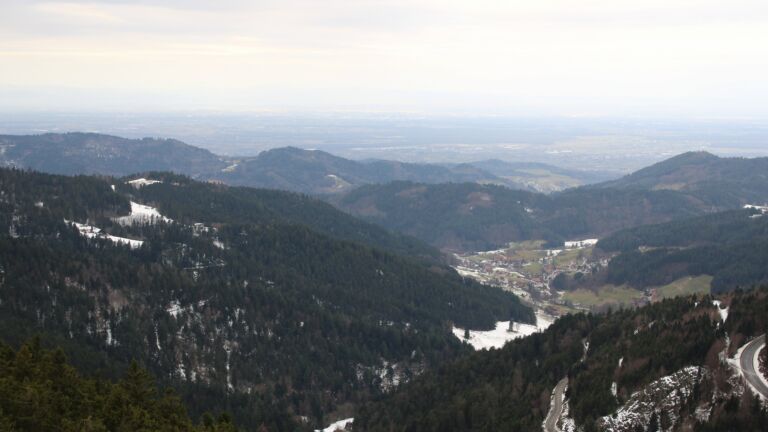 Dieses Bild zeigt eine Webcam-Aufnahme vom Achertal, aufgenommen am Mittwoch, den 14.01.2026 um 11:20 Uhr. Die Temperatur betrug 4.9°C.