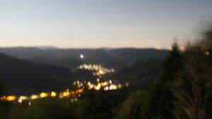 Dieses Bild zeigt eine Webcam-Aufnahme vom Achertal, aufgenommen am Mittwoch, den 29.07.2026 um 00:30 Uhr. Die Temperatur betrug 23.6°C.