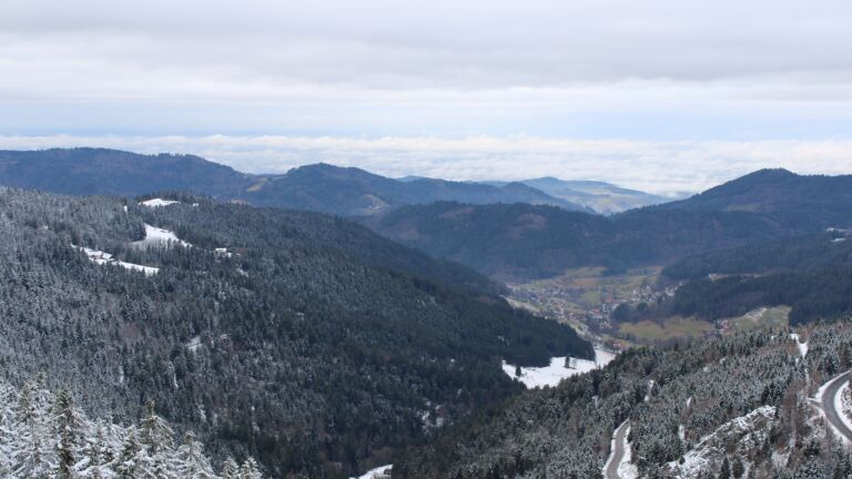 Dieses Bild zeigt eine Webcam-Aufnahme vom Achertal, aufgenommen am Freitag, den 30.01.2026 um 13:00 Uhr. Die Temperatur betrug 1.6°C.