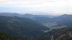 Dieses Bild zeigt eine Webcam-Aufnahme vom Achertal, aufgenommen am Dienstag, den 14.10.2025 um 08:30 Uhr. Die Temperatur betrug 5.6°C.