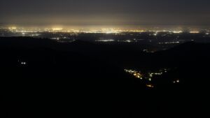 Dieses Bild zeigt eine Webcam-Aufnahme vom Achertal, aufgenommen am Sonntag, den 26.04.2026 um 04:50 Uhr. Die Temperatur betrug 10.7°C.