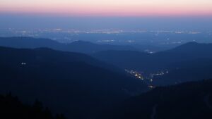 Dieses Bild zeigt eine Webcam-Aufnahme vom Achertal, aufgenommen am Sonntag, den 22.03.2026 um 19:30 Uhr. Die Temperatur betrug 5.4°C.