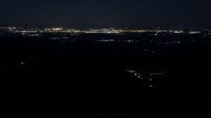 Dieses Bild zeigt eine Webcam-Aufnahme vom Achertal, aufgenommen am Sonntag, den 05.04.2026 um 05:50 Uhr. Die Temperatur betrug 9.7°C.